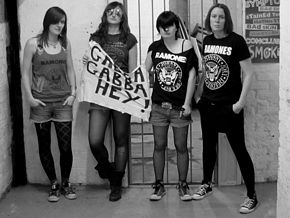 The Ramonas - Backstage - Nambucca